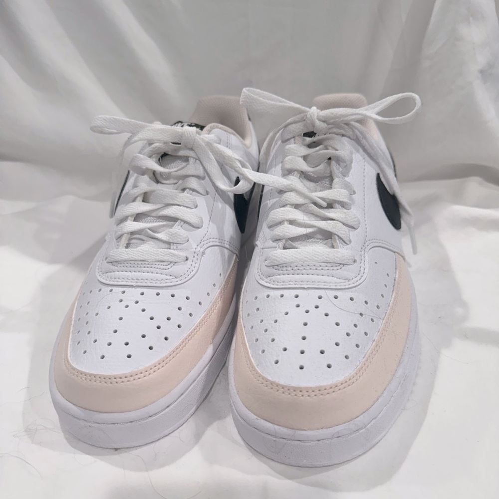 Nike Tennis Shoes